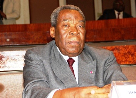 Le président du Sénat Marcel Niat Njifenji