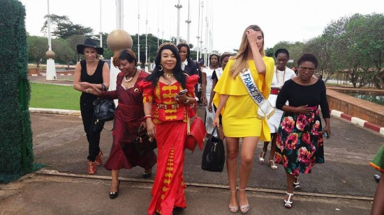 Iris Mittenaere,Miss France 2016 au Cameroun