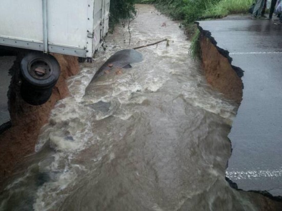 Éffondrement de la chaussée sur l'axe Douala-Yaoundé